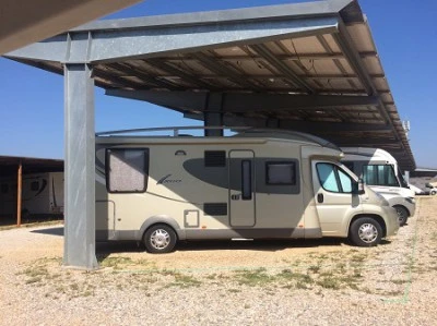 Abri camping car en acier à Rivesaltes